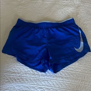 NIKE WOMENS ATHLETIC SHORTS rarely worn - Size S